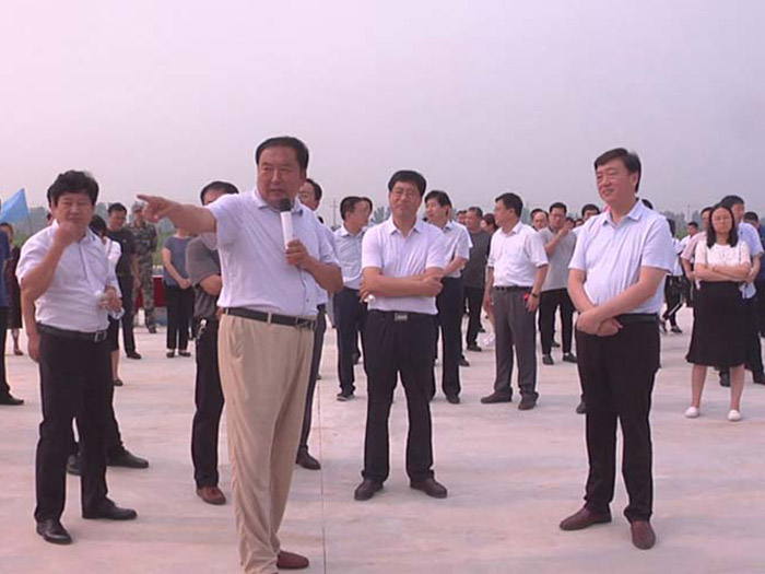 縣委書記劉勇來(lái)公司考察